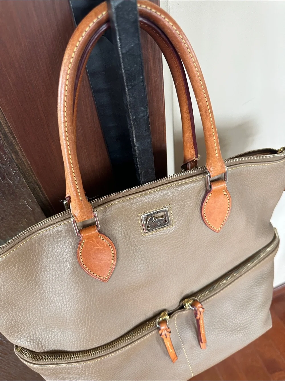 Dooney & Bourke Pebbled Leather DILLEN Double Pocket Satchel Handbag Beige